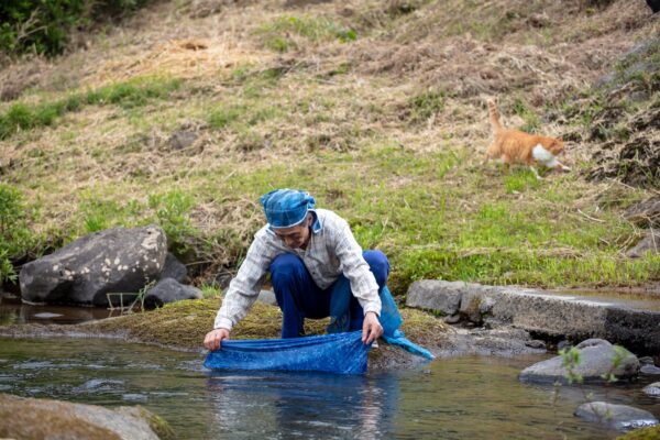 Early Summer Exclusive: Create a One-of-a-Kind Indigo-Dyed Work Learn and experience Japan’s oldest dyeing technique – “Sho-Aizome” image