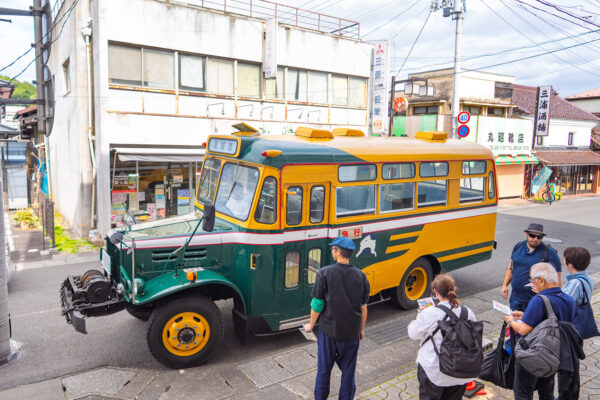Experience riding the Bonnet Bus image