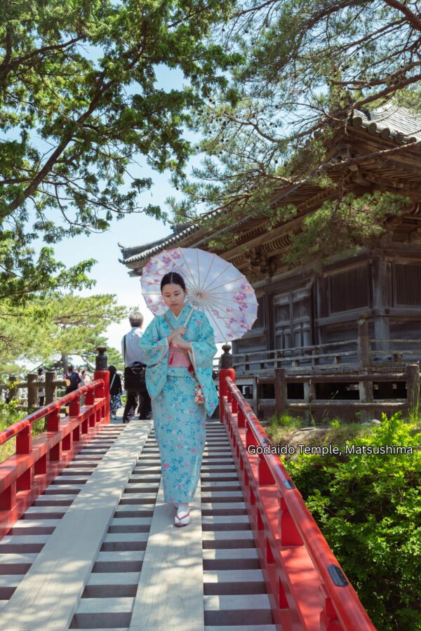 Kimono & Yukata Experience image